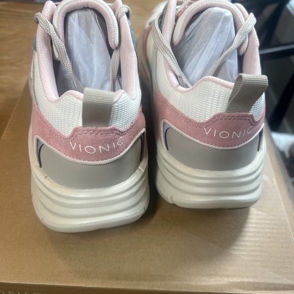 VIONIC WOMEN'S Walk Max Skyline Sneaker, Cobblestone Neutral - Picture 3 of 6